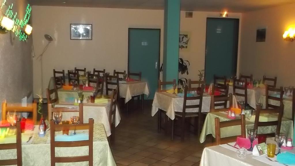Hotel Des Cotes De Meuse Saint-Maurice-sous-les-Côtes エクステリア 写真