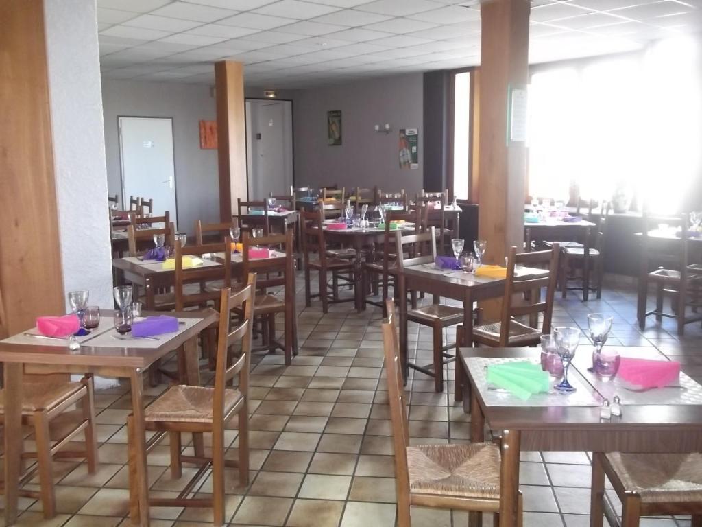 Hotel Des Cotes De Meuse Saint-Maurice-sous-les-Côtes エクステリア 写真