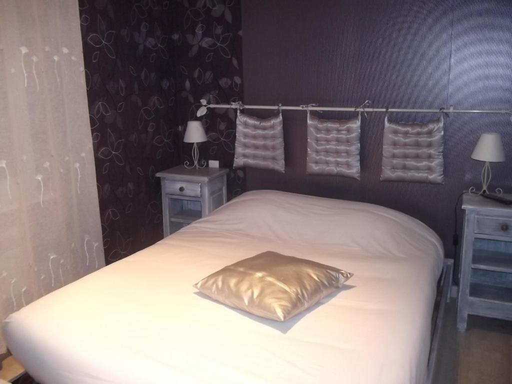 Hotel Des Cotes De Meuse Saint-Maurice-sous-les-Côtes エクステリア 写真