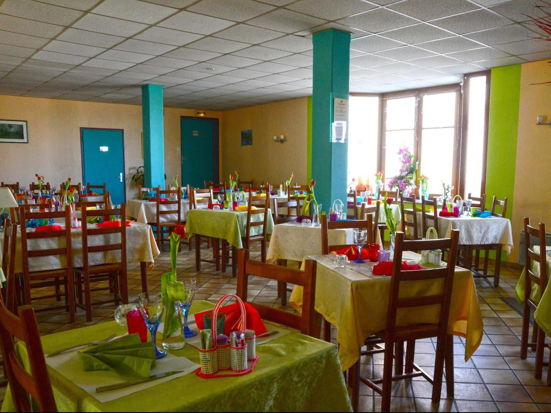 Hotel Des Cotes De Meuse Saint-Maurice-sous-les-Côtes エクステリア 写真