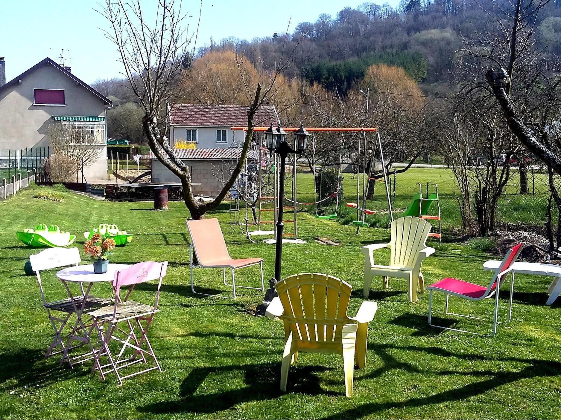 Hotel Des Cotes De Meuse Saint-Maurice-sous-les-Côtes エクステリア 写真
